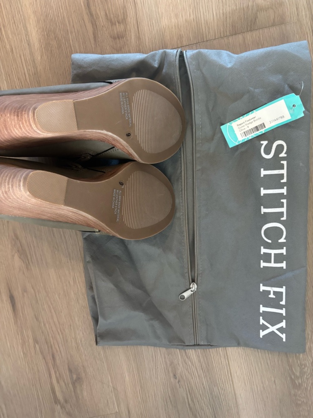 Report Wedge Ankle Bootie Women's Olive Suede Wedge Booties MSRP $57 Sz 9 NWT - Picture 3 of 5